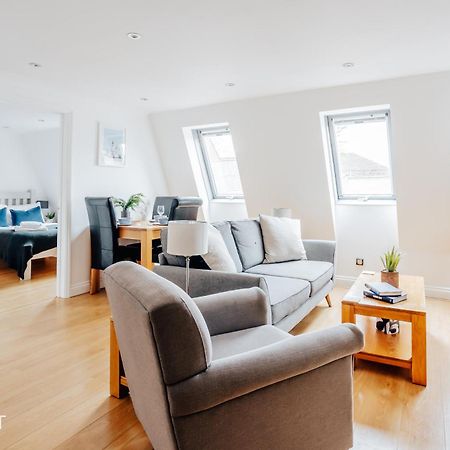 Central 3 Bed Apartment At Regents Court, Newbury Newbury  Dış mekan fotoğraf