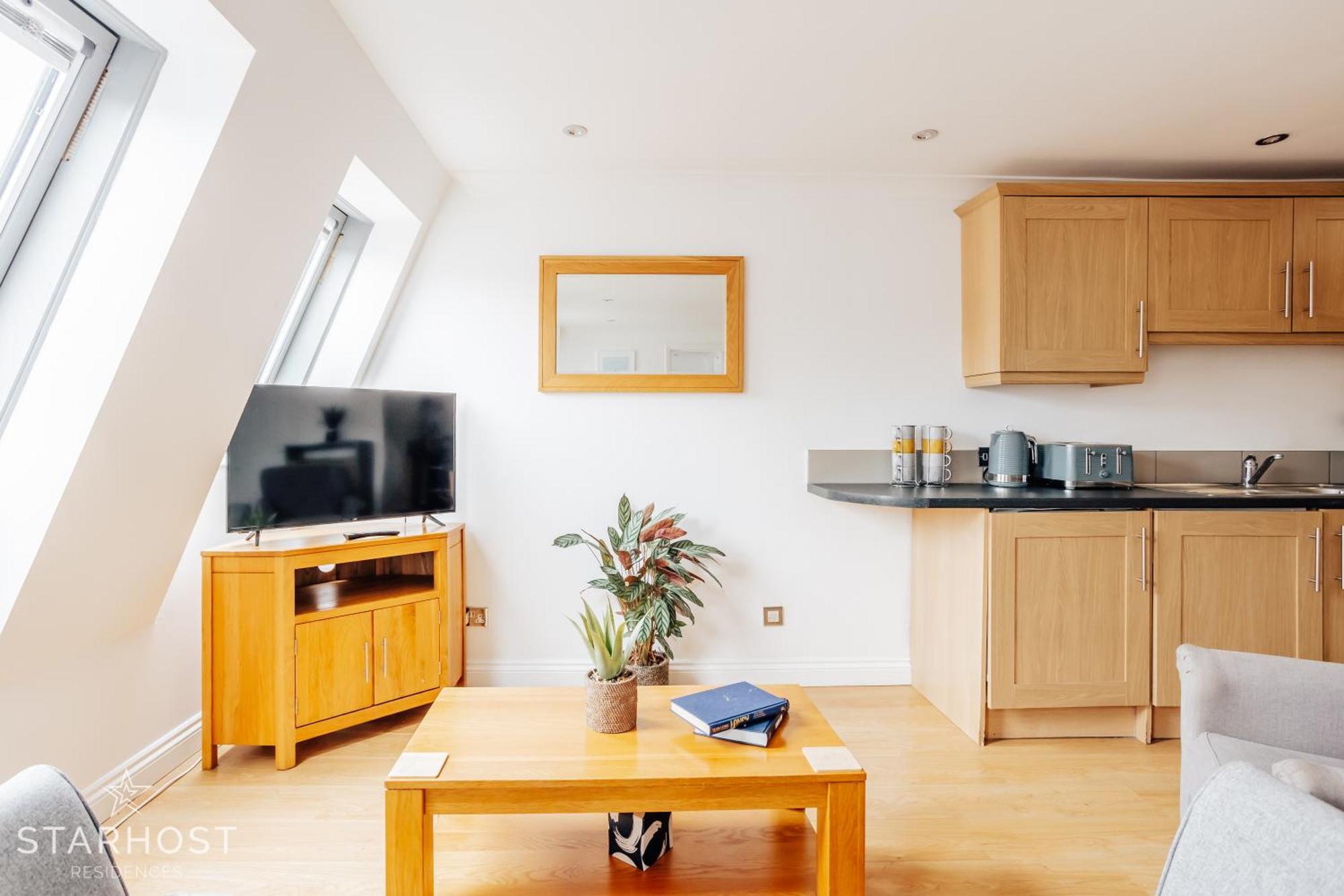Central 3 Bed Apartment At Regents Court, Newbury Newbury  Dış mekan fotoğraf