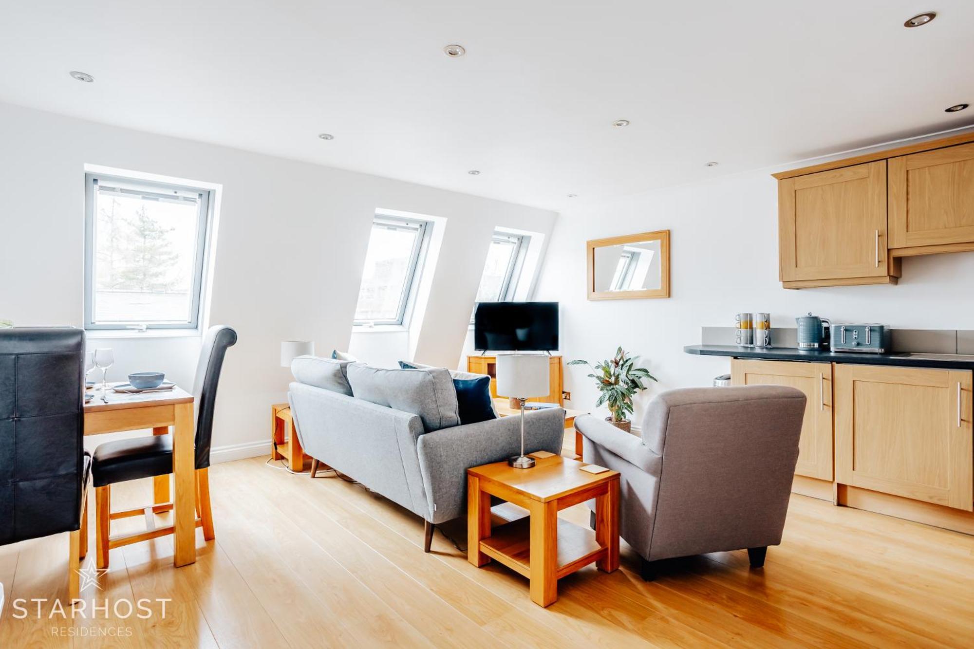 Central 3 Bed Apartment At Regents Court, Newbury Newbury  Dış mekan fotoğraf