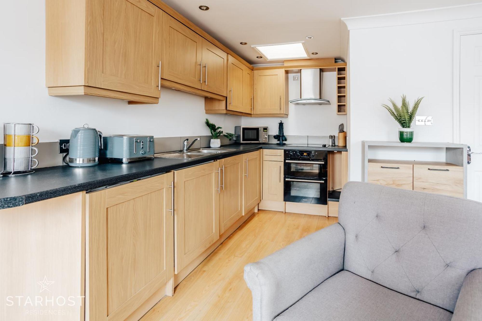 Central 3 Bed Apartment At Regents Court, Newbury Newbury  Dış mekan fotoğraf