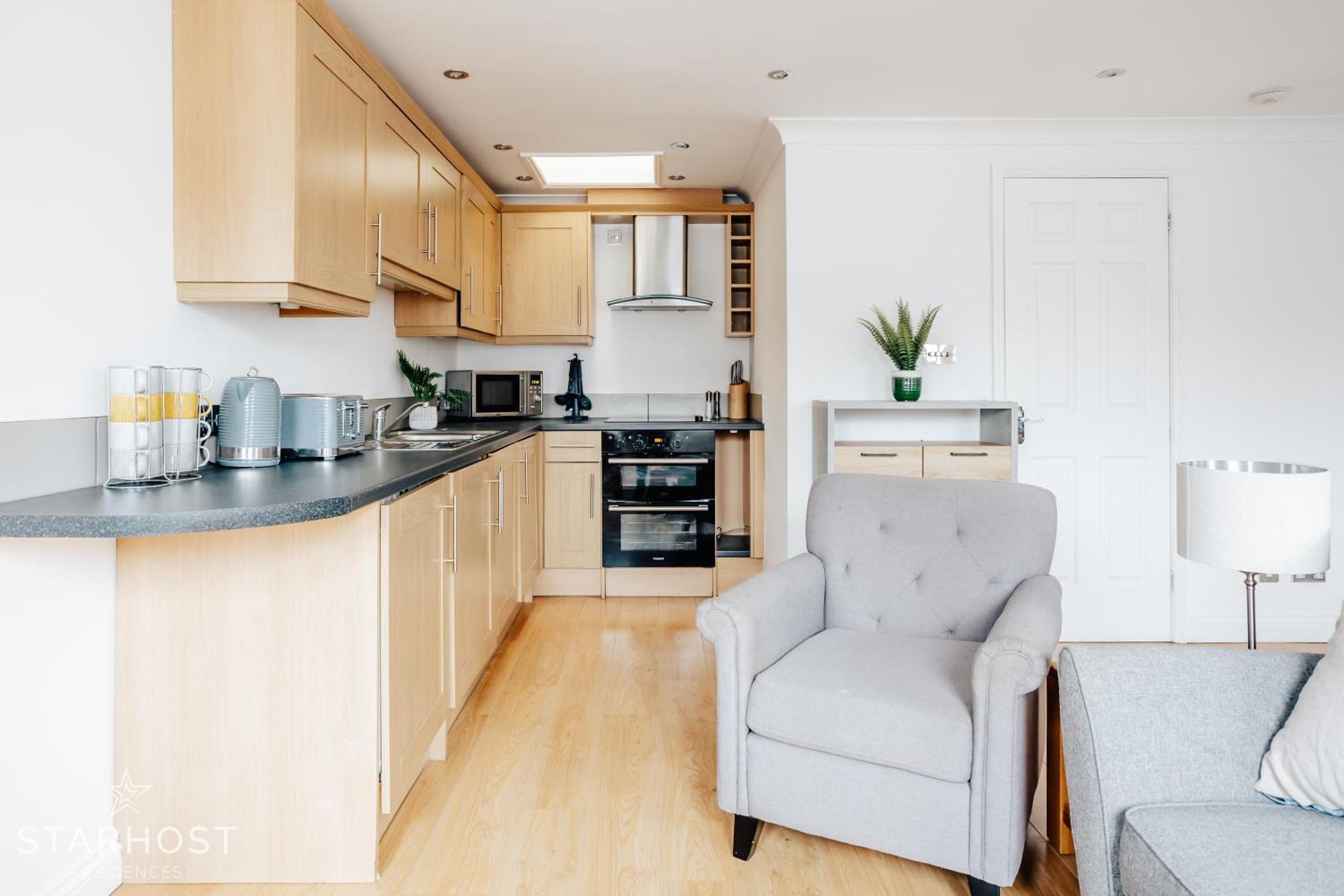 Central 3 Bed Apartment At Regents Court, Newbury Newbury  Dış mekan fotoğraf